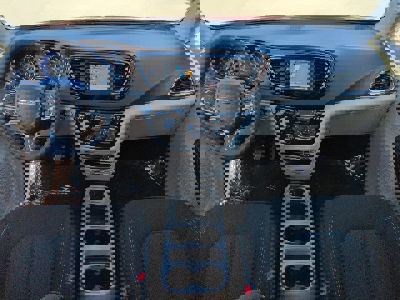 Used 2023 Chrysler Voyager LX FWD image 14