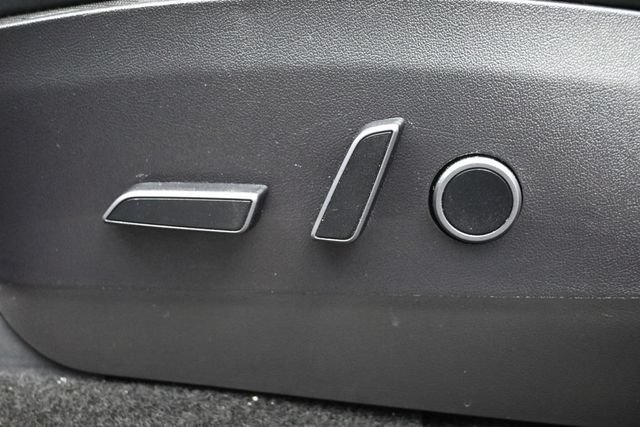 Used 2021 Tesla Model Y Long Range AWD/4WD image 8