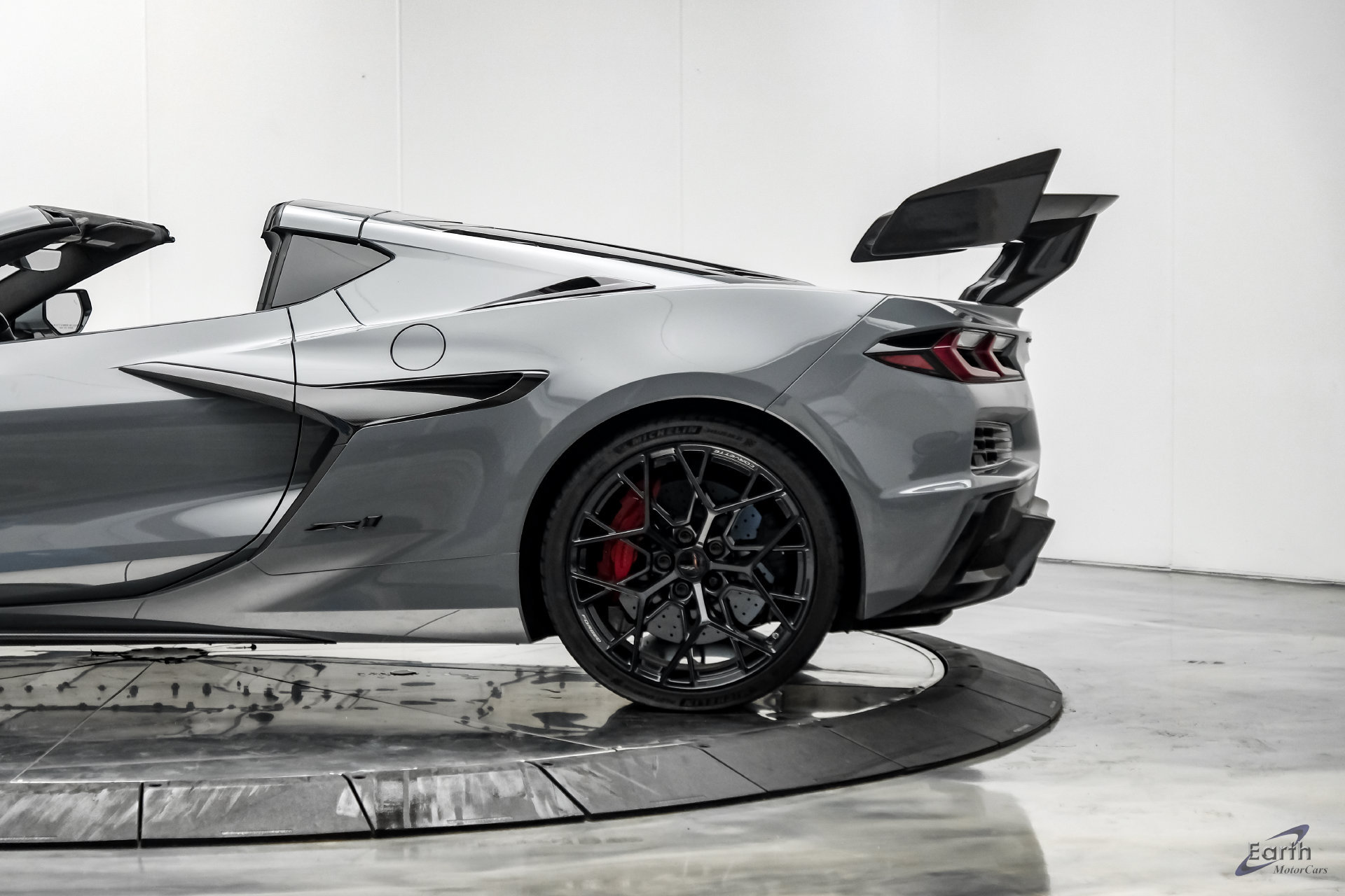 Used 2025 Chevrolet Corvette ZR1 w/ ZR1 Carbon Fiber Aero Package RWD image 12