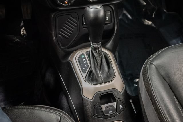 Used 2016 Jeep Renegade Limited FWD image 18