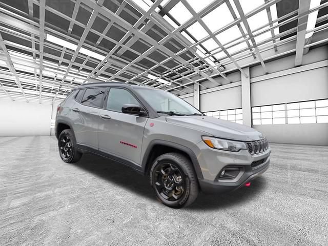 Used 2024 Jeep Compass Trailhawk AWD/4WD video 1