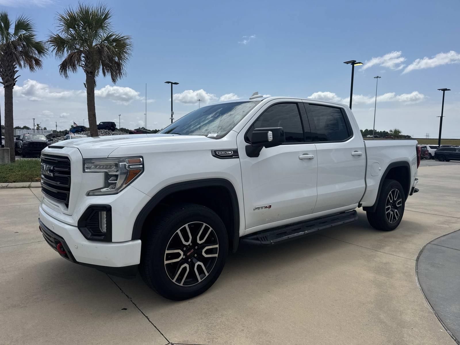 Used 2019 GMC Sierra 1500 AT4 w/ Driver Alert Package I AWD/4WD image 3