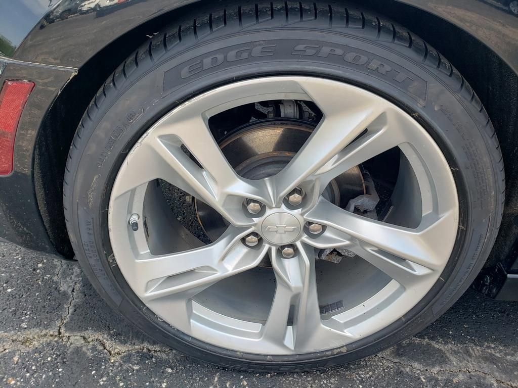 Used 2021 Chevrolet Camaro LT image 33