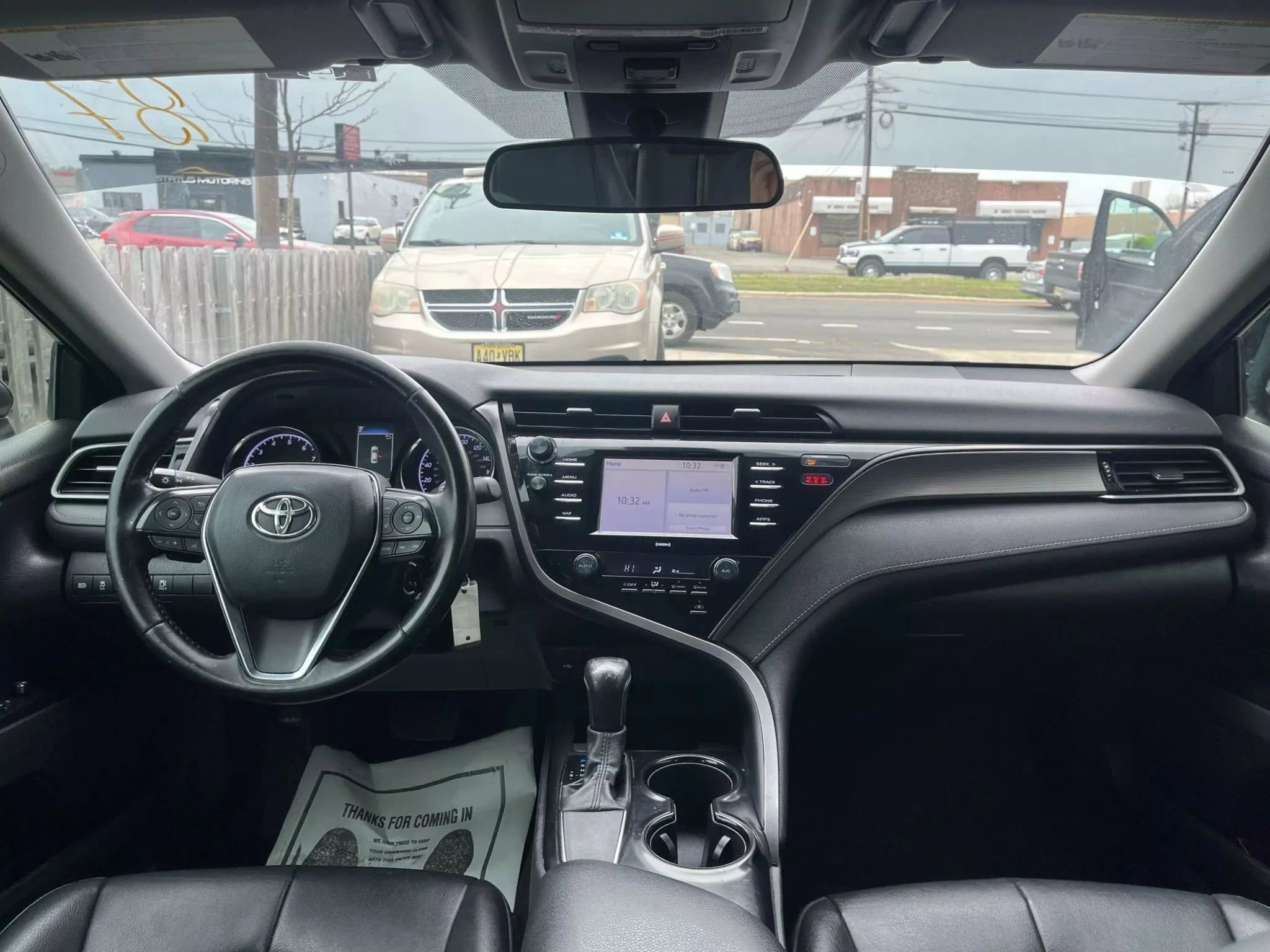 Used 2020 Toyota Camry SE FWD image 22