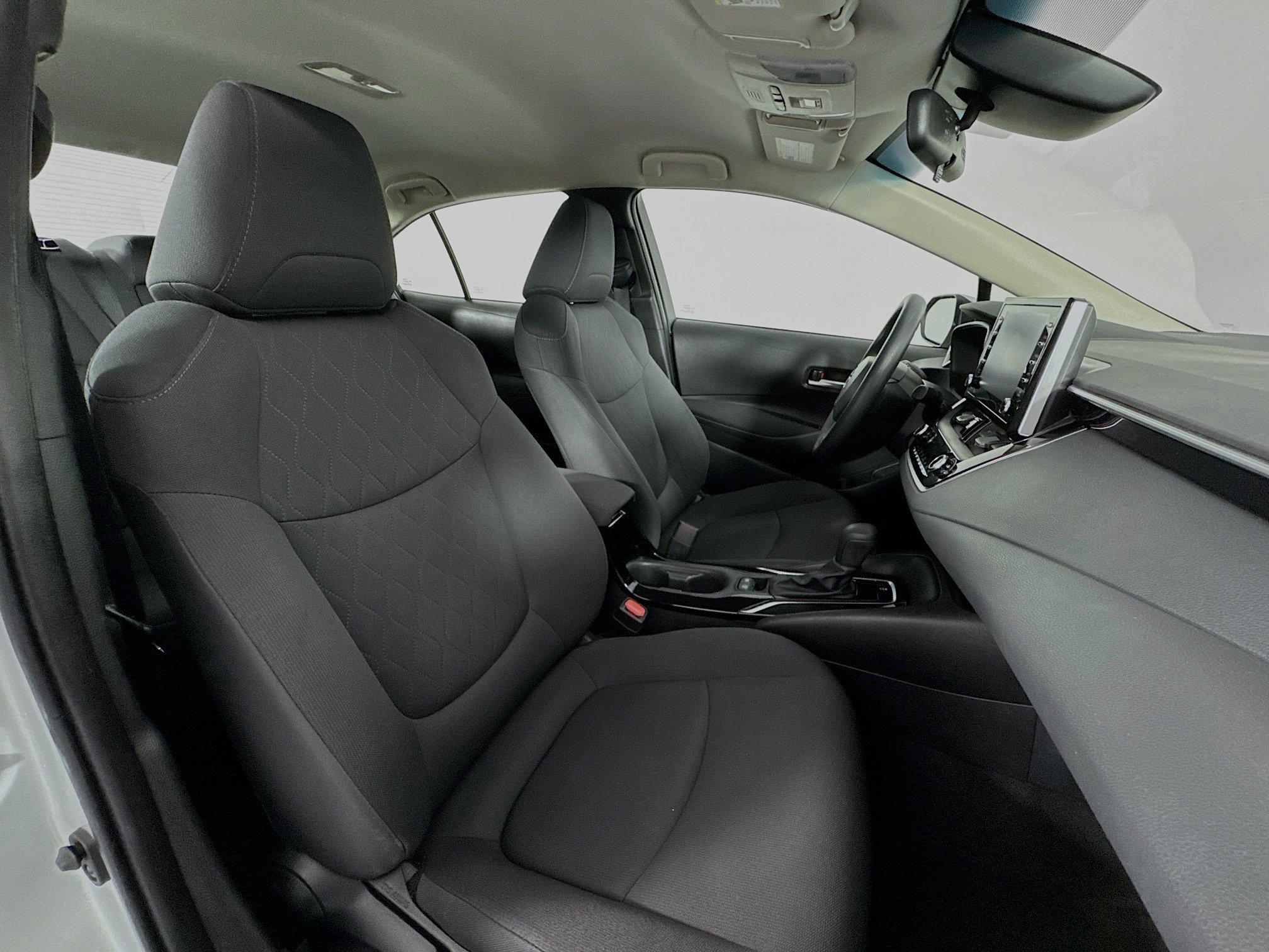 Used 2021 Toyota Corolla LE w/ Carpet Mat Package (TMS) FWD image 25