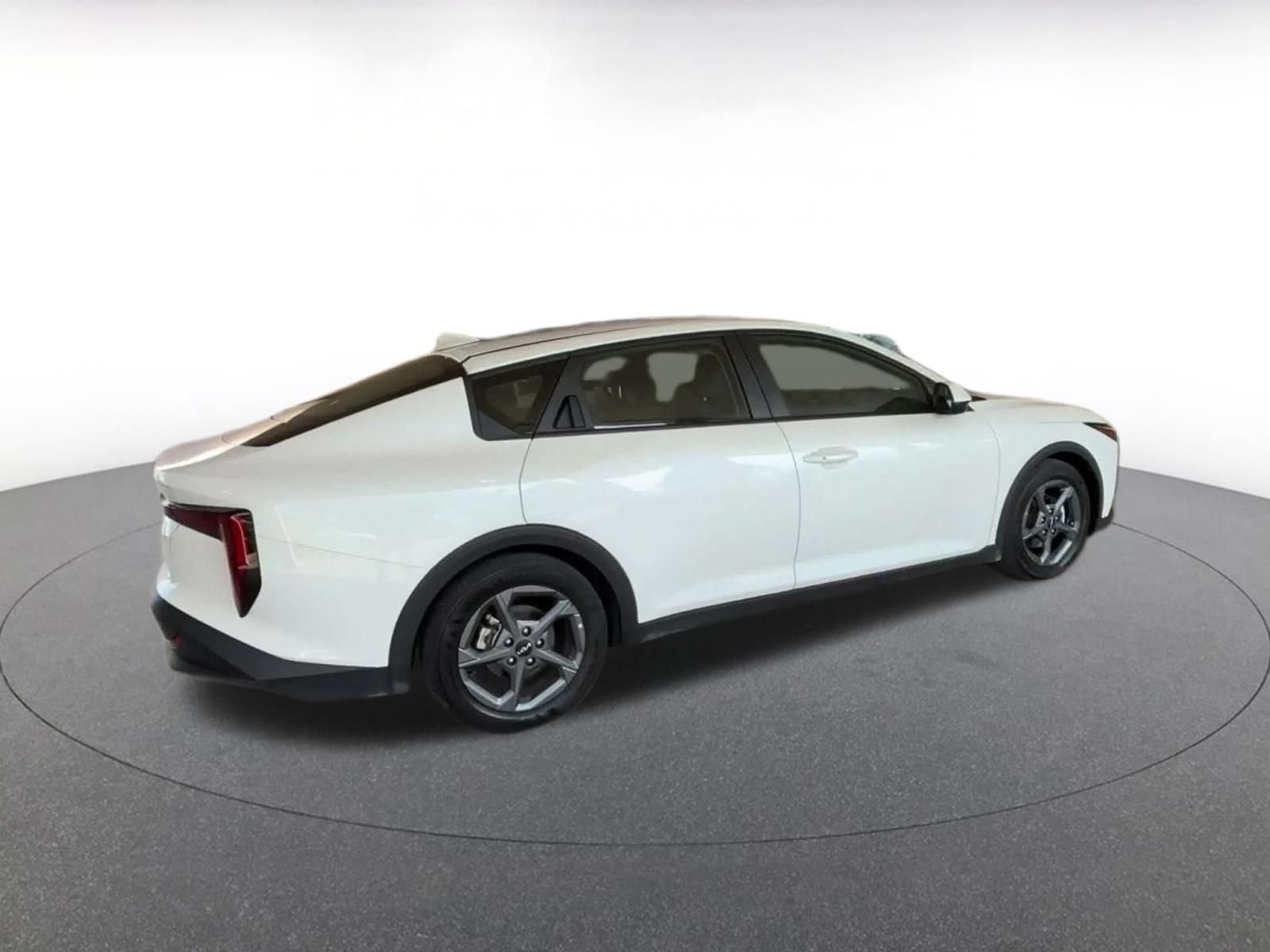 Used 2025 Kia K4 FWD image 13