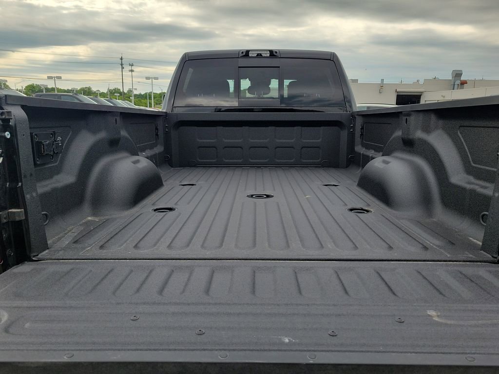 New 2026 RAM 3500 Big Horn AWD/4WD image 9