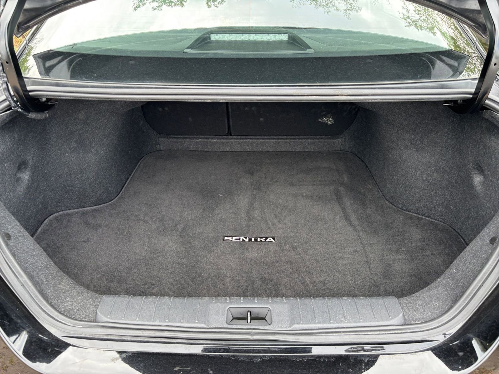 Used 2025 Nissan Sentra SV FWD image 29