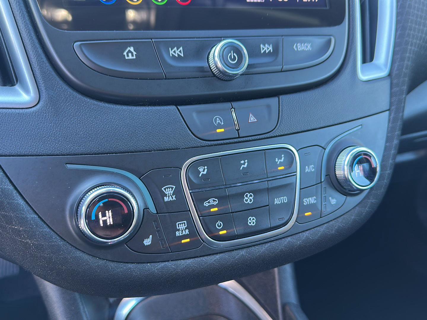 Used 2024 Chevrolet Malibu LT image 35