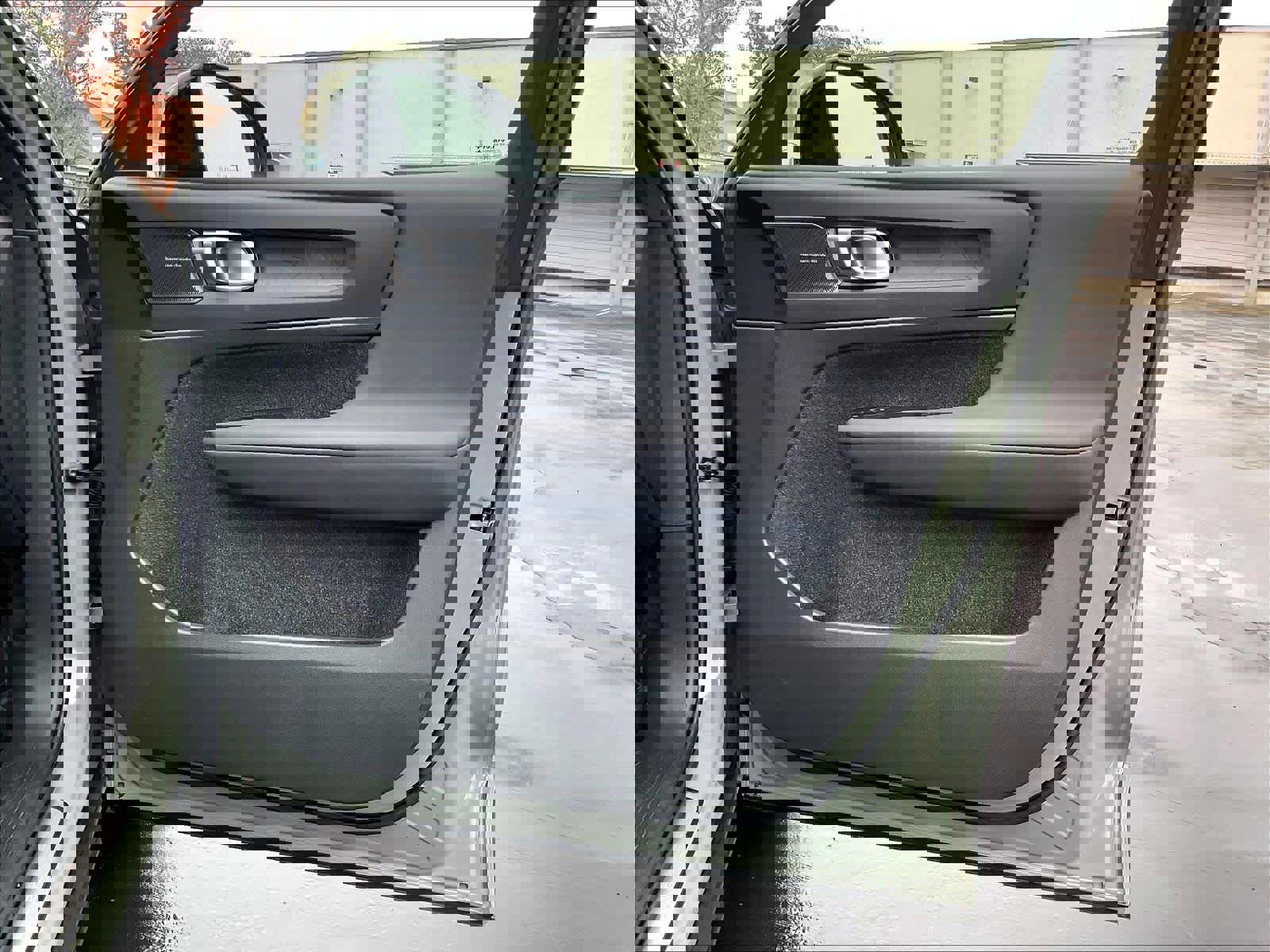 Used 2023 Volvo XC40 Recharge Ultimate image 27