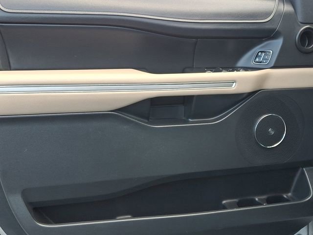 Used 2022 Ford Expedition Max Limited image 15