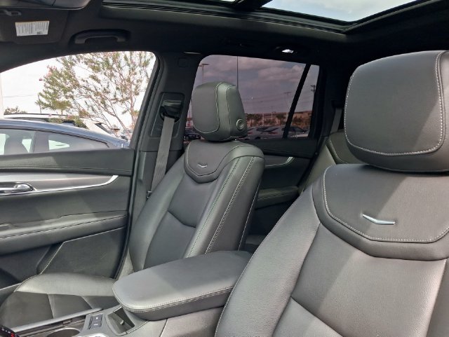 Used 2024 Cadillac XT6 Luxury FWD image 11