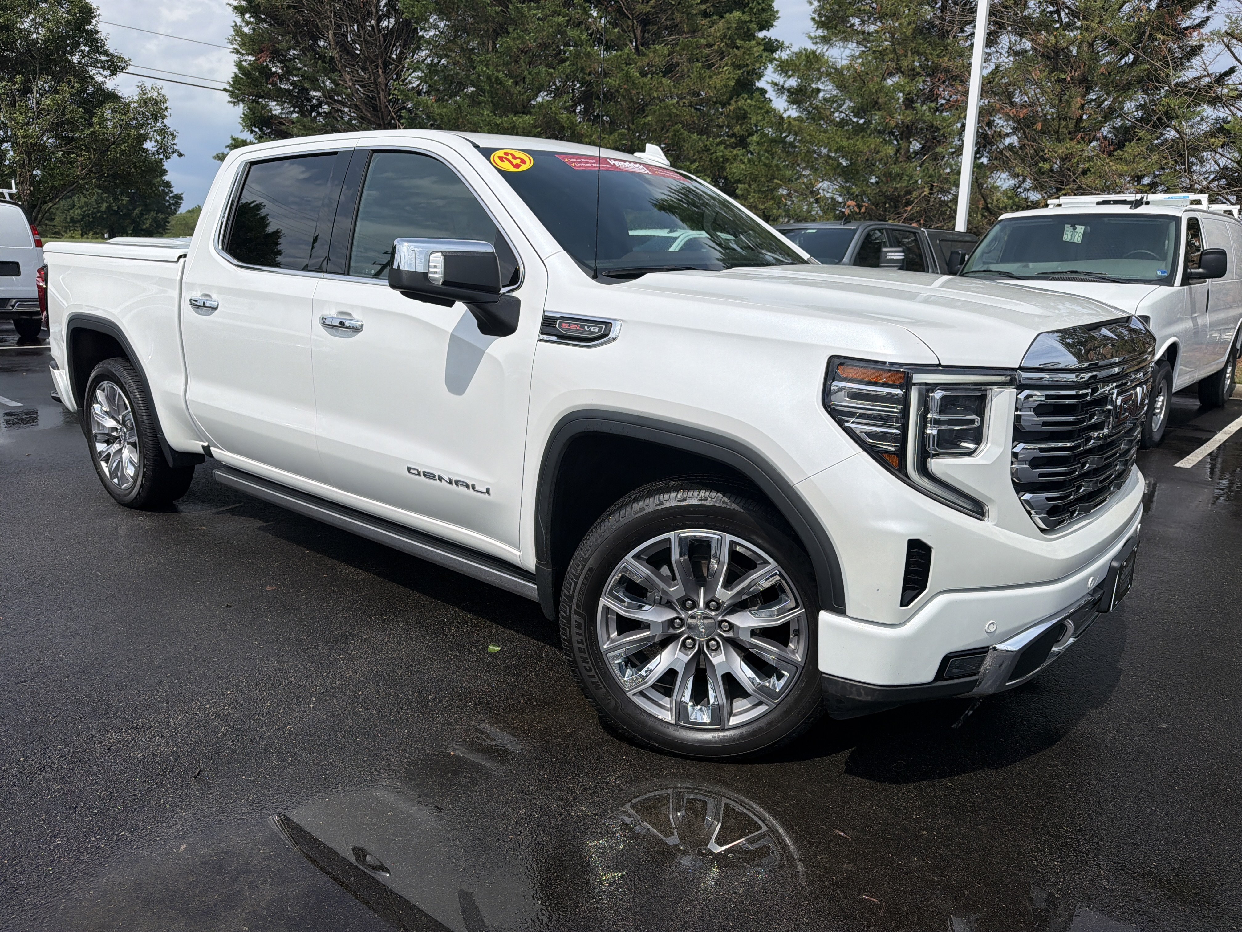 Used 2023 GMC Sierra 1500 Denali AWD/4WD image 2