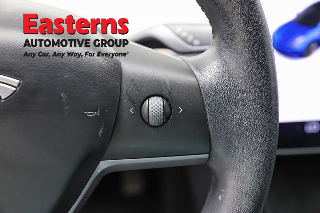 Used 2020 Tesla Model 3 Standard Range RWD image 18
