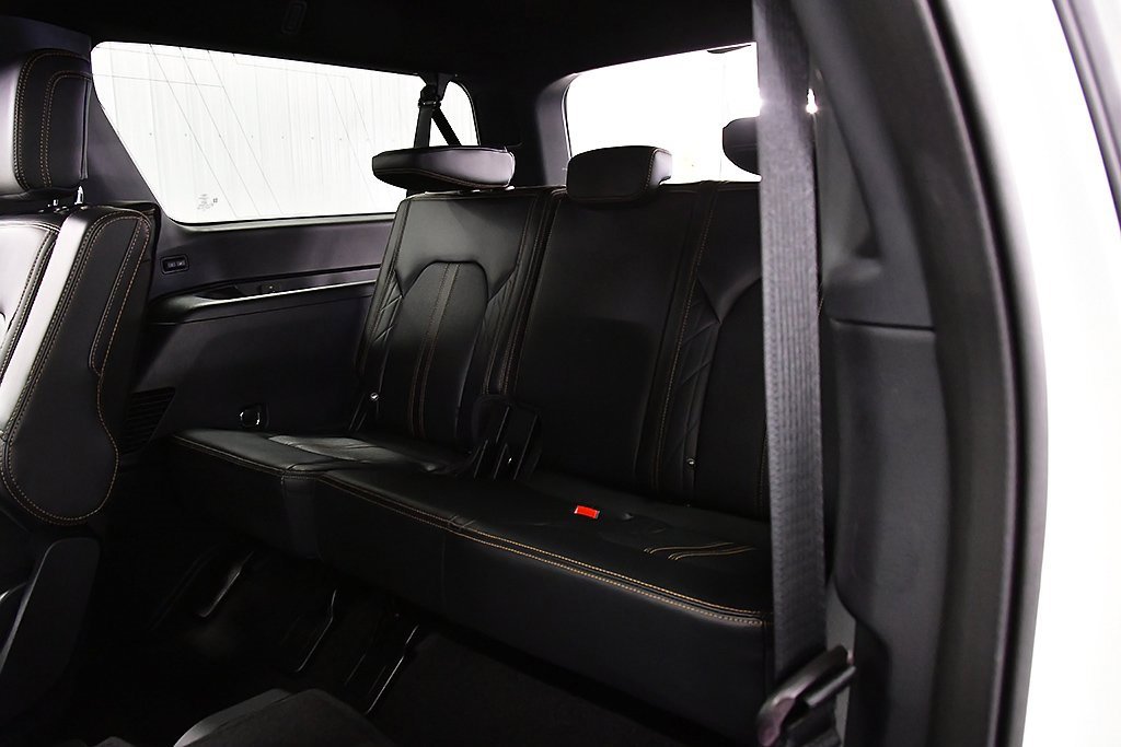 Used 2024 Ford Expedition Max Platinum image 30