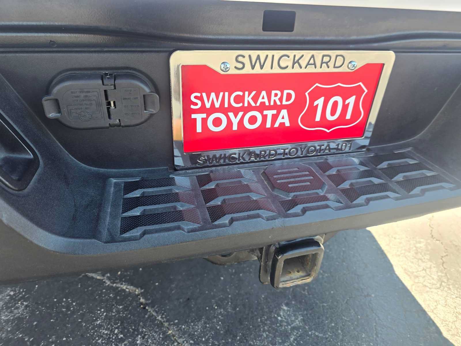 Used 2023 Toyota Tacoma SR5 AWD/4WD image 14