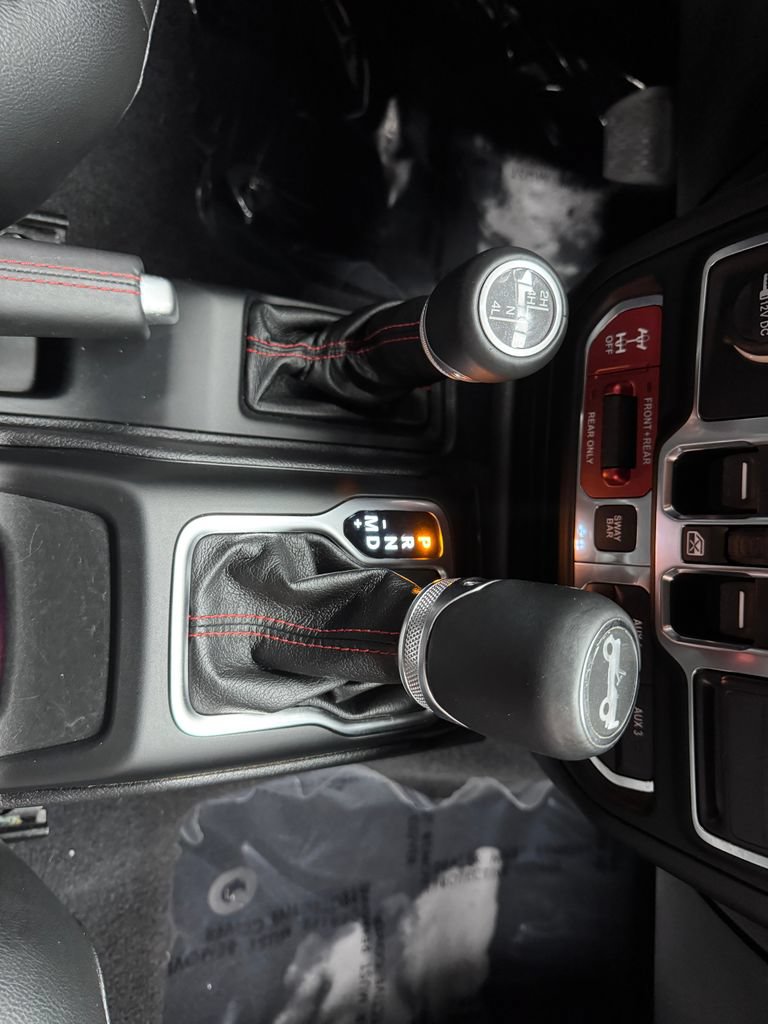 Used 2018 Jeep Wrangler Unlimited Rubicon AWD/4WD image 19