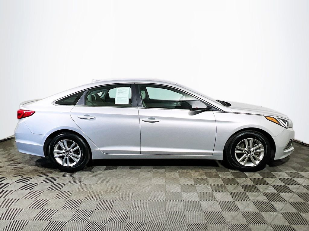 Used 2016 Hyundai Sonata SE image 9
