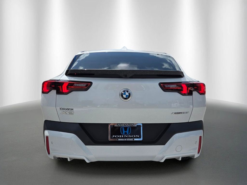 Used 2026 BMW X2 xDrive28i AWD/4WD image 4