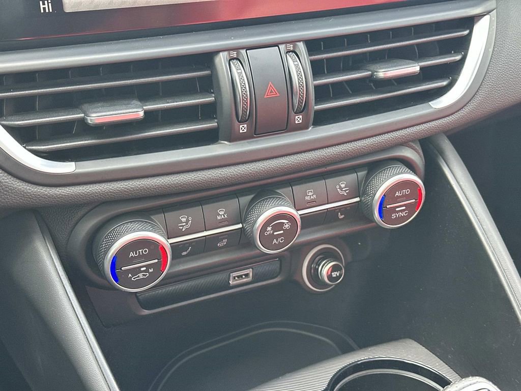 Used 2022 Alfa Romeo Giulia Veloce image 32