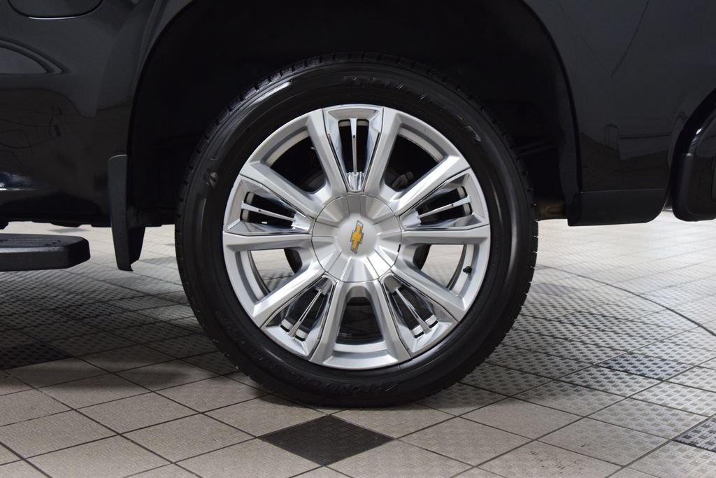 Used 2023 Chevrolet Silverado 1500 High Country w/ High Country Premium Package AWD/4WD image 28
