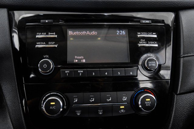 Used 2017 Nissan Rogue S FWD image 22