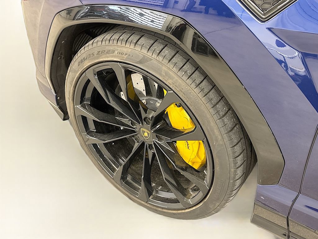 Used 2021 Lamborghini Urus AWD/4WD image 27
