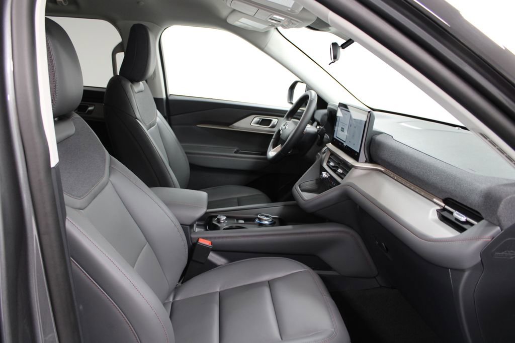 New 2026 Ford Explorer Active w/ Active Comfort Package image 25