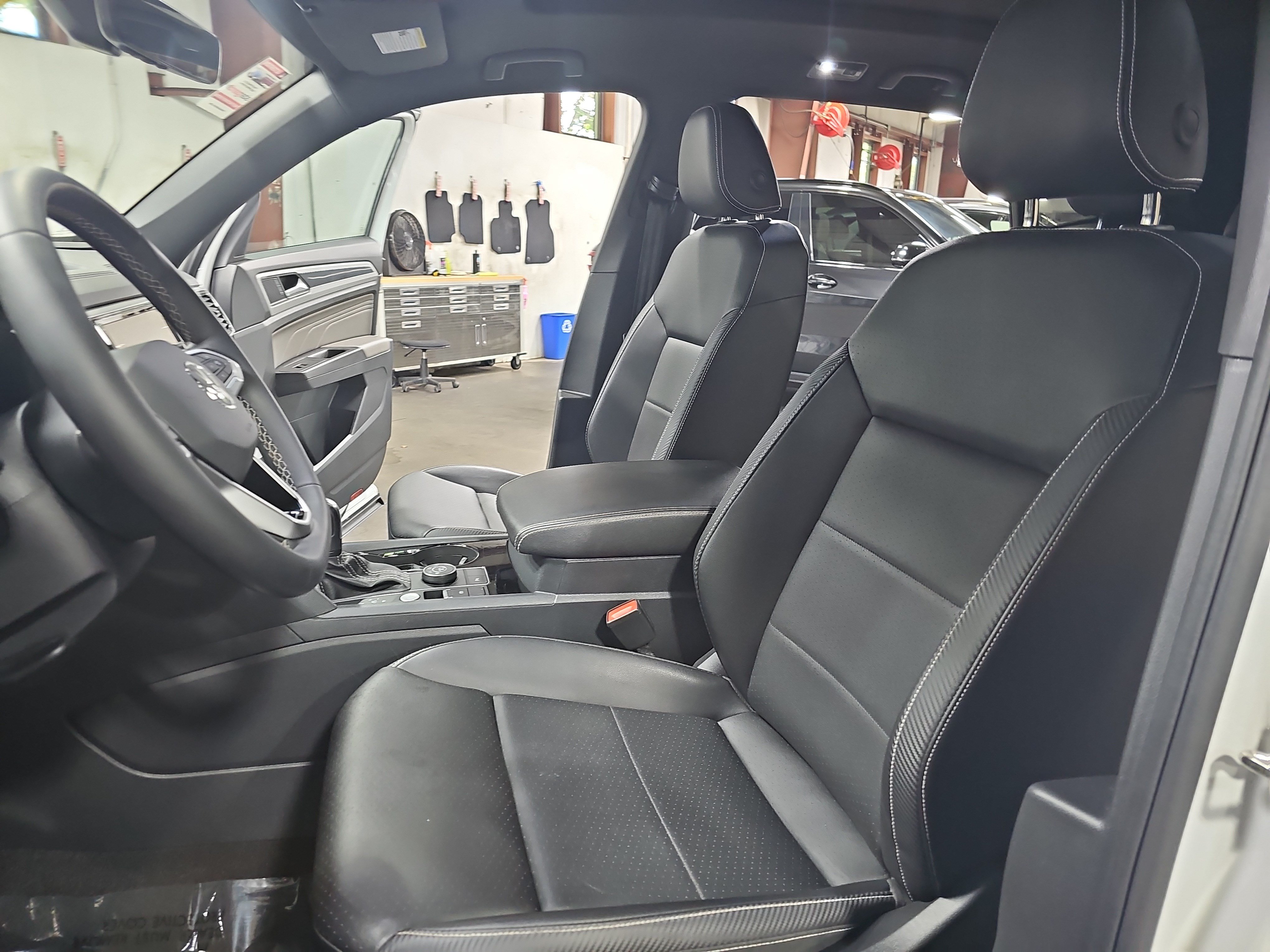 Used 2023 Volkswagen Atlas Cross Sport SEL AWD/4WD image 15