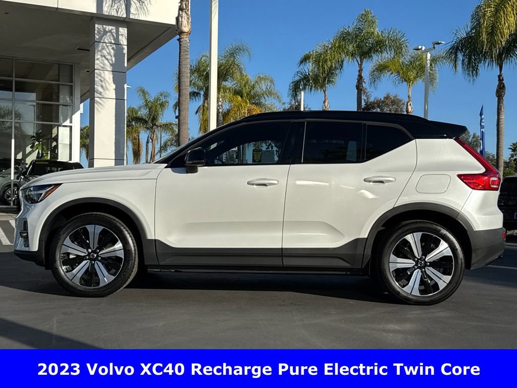 Certified 2023 Volvo XC40 Recharge Core image 2