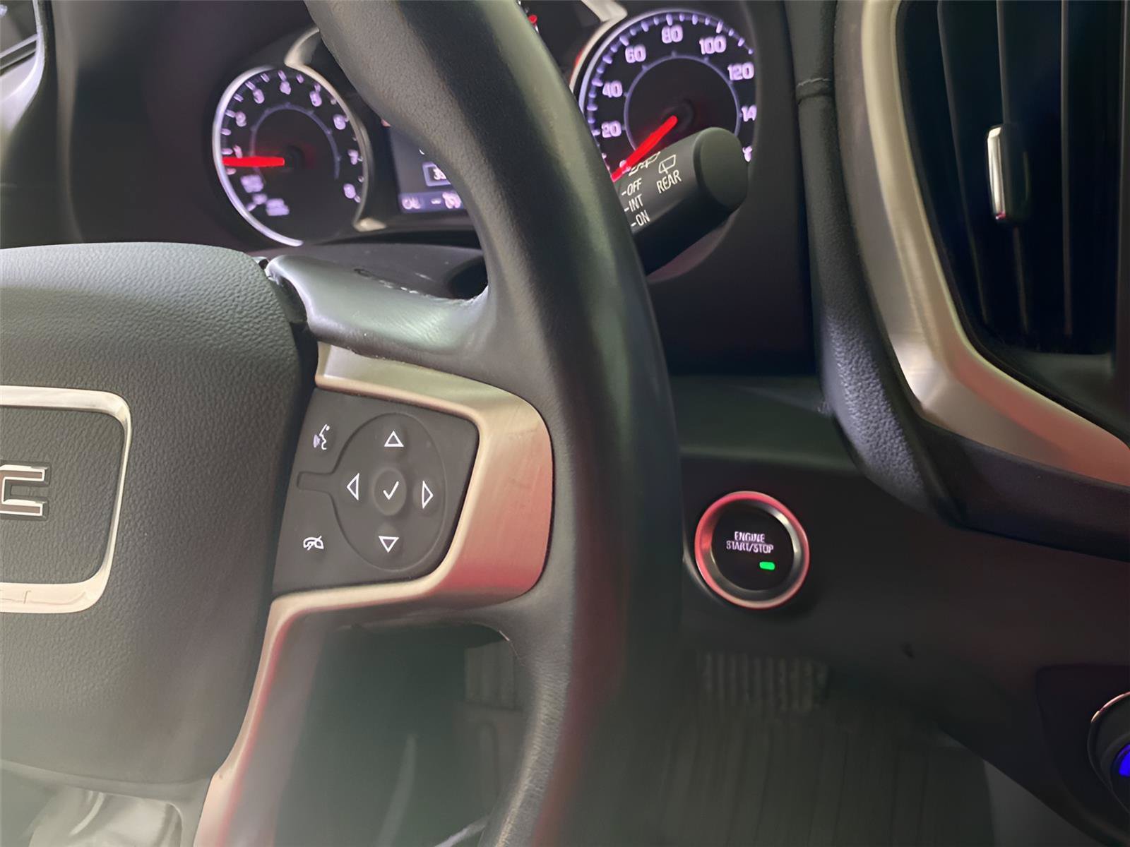 Certified 2020 GMC Terrain Denali w/ Denali Premium Package AWD/4WD image 27