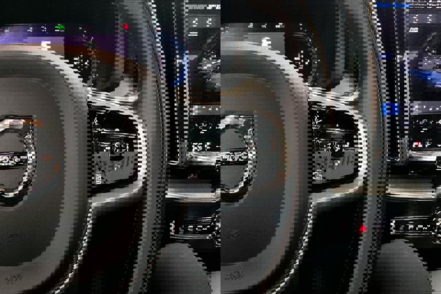 Used 2022 Volvo XC60 B5 Inscription w/ Advanced Package image 20