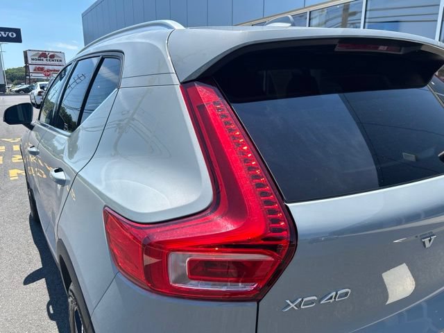 Used 2025 Volvo XC40 B5 Core AWD/4WD image 10