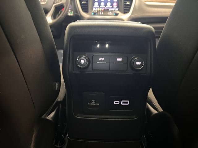 Certified 2023 GMC Acadia SLE w/ Driver Convenience Package AWD/4WD image 10