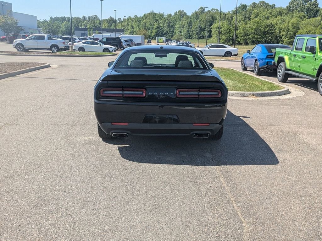 Used 2022 Dodge Challenger R/T RWD image 4