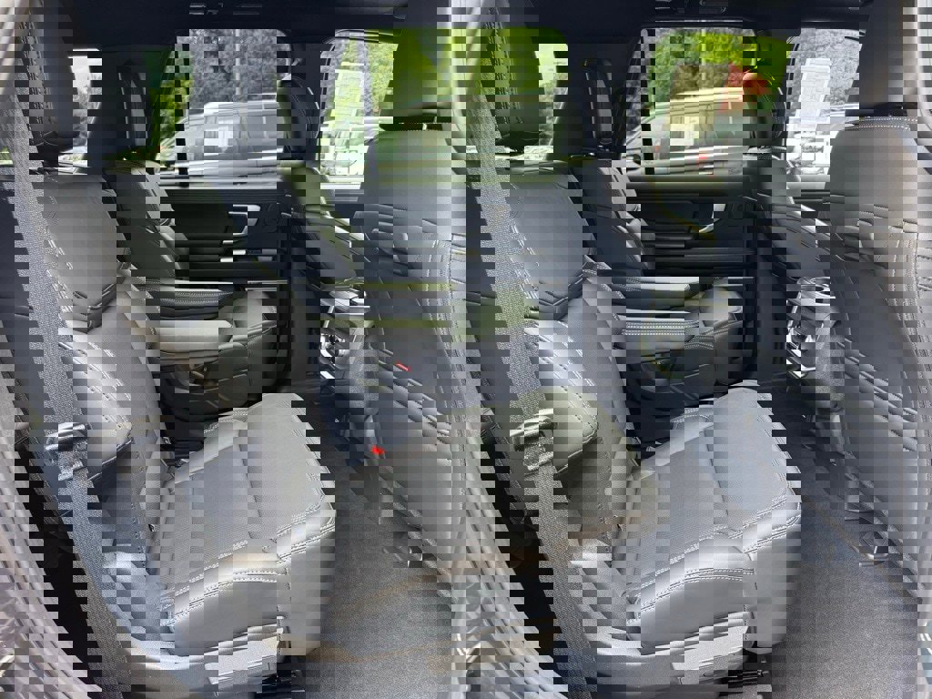 New 2025 Ford Expedition Platinum w/ Stealth Performance Package image 31