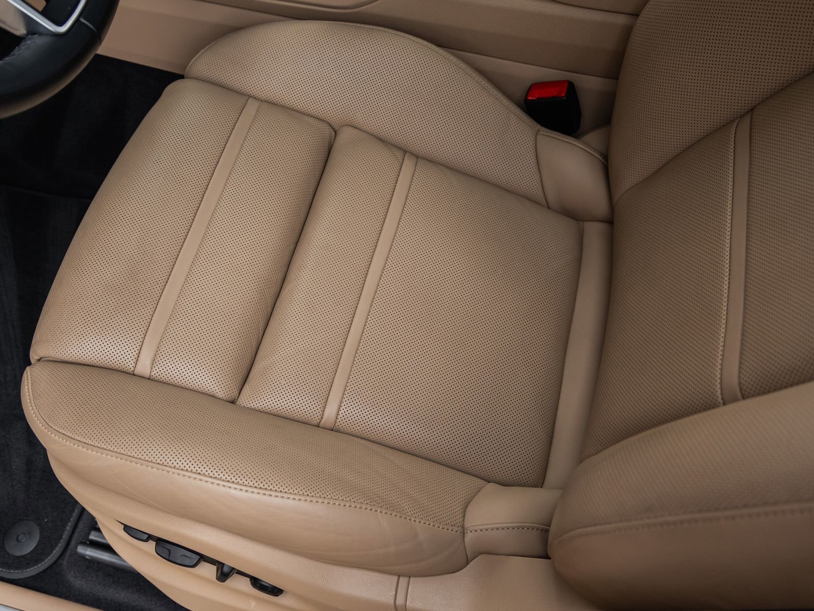 Certified 2023 Porsche Cayenne S Platinum image 27