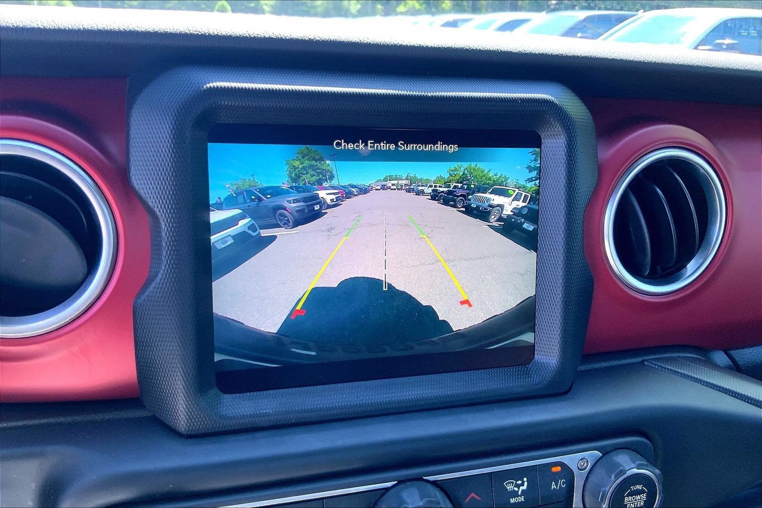 Used 2023 Jeep Wrangler Unlimited Rubicon AWD/4WD image 27