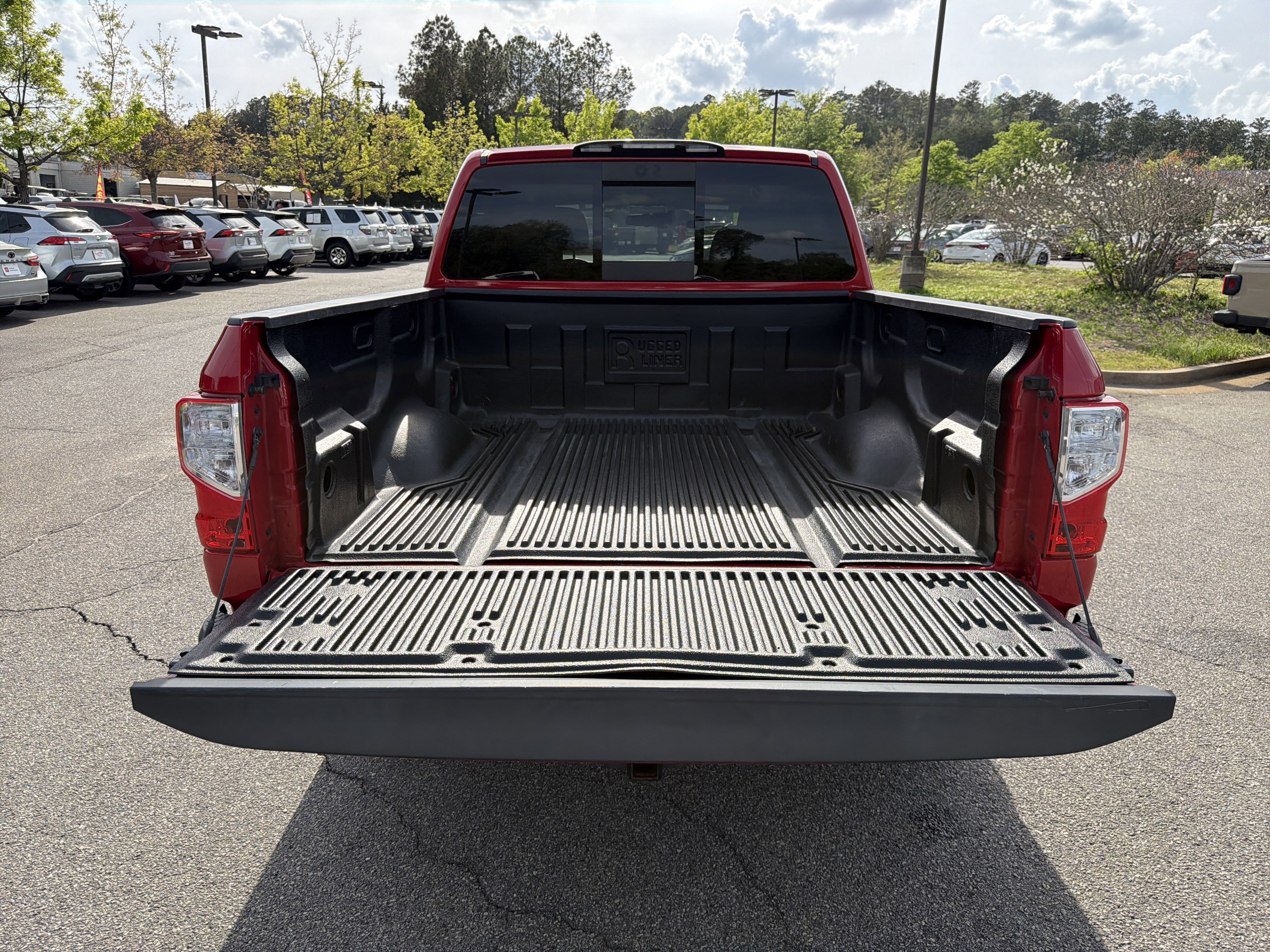 Used 2021 Nissan Titan SV w/ Accessory Utility Package RWD image 29