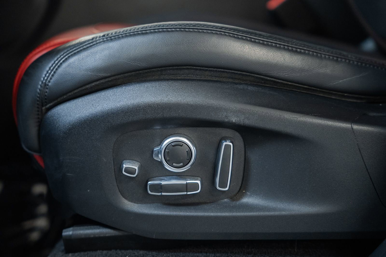 Used 2019 Land Rover Range Rover Sport SVR image 42