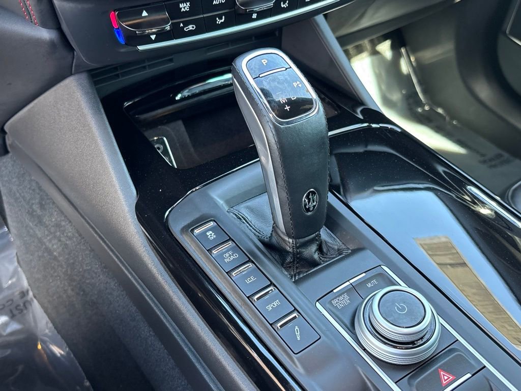 Used 2024 Maserati Levante GT Ultima AWD/4WD image 25