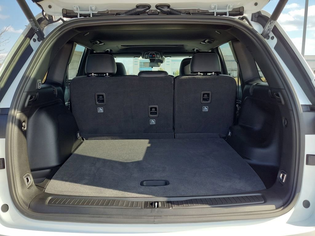 New 2026 Jeep Grand Cherokee Altitude image 10