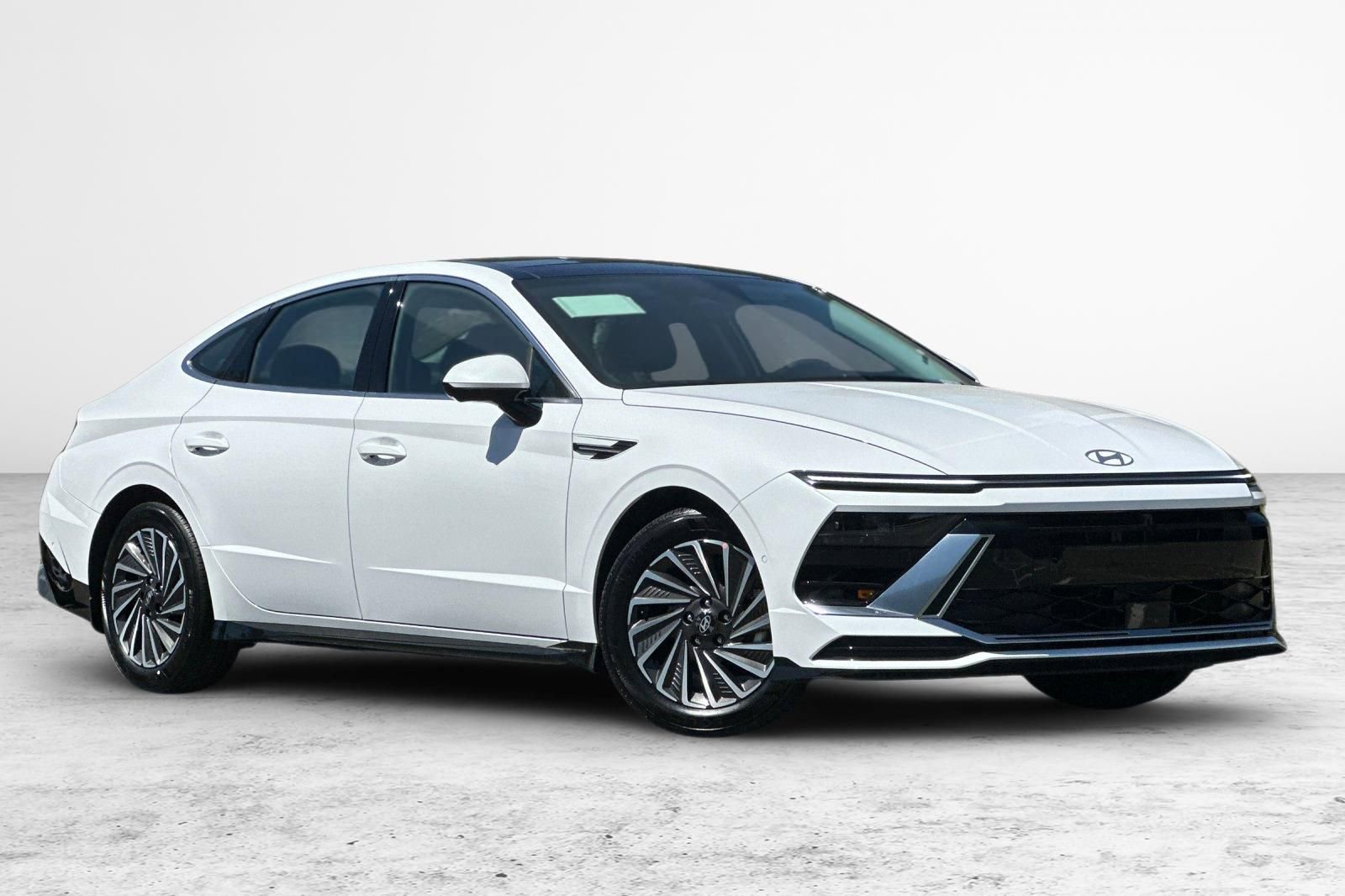 New 2025 Hyundai Sonata Limited image 2