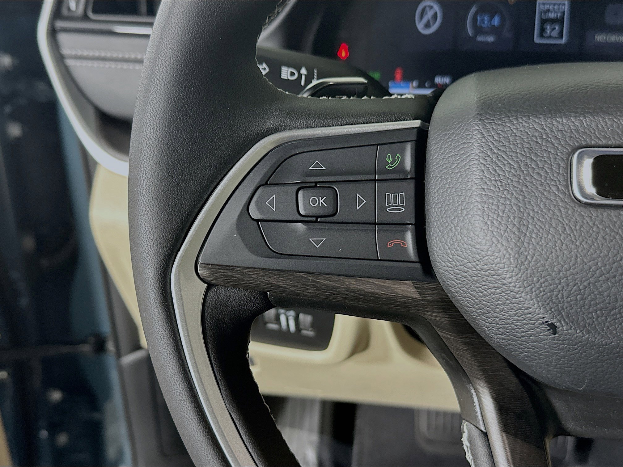 Used 2026 Jeep Grand Cherokee L Limited RWD image 16