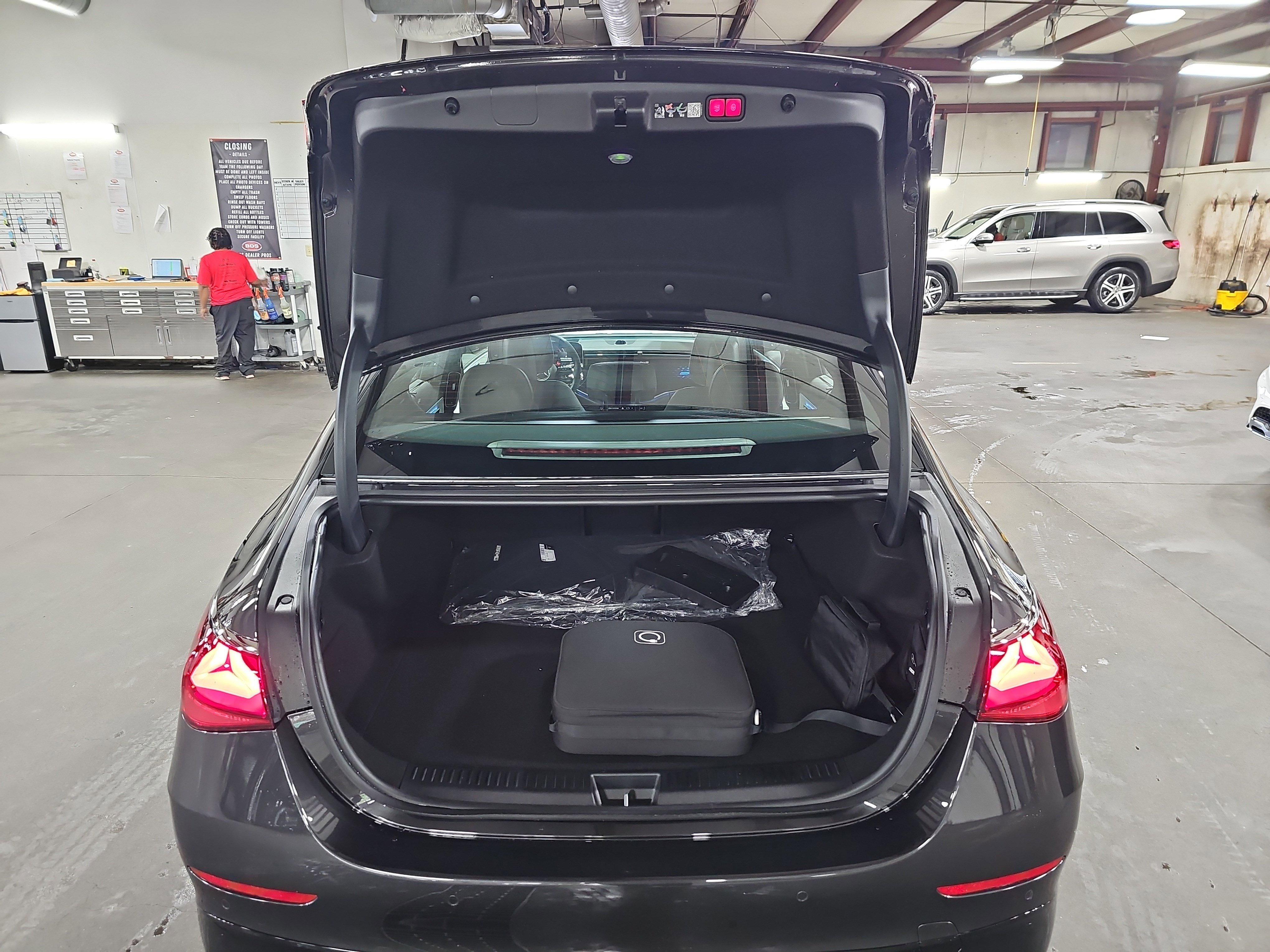 New 2026 Mercedes-Benz E 53 AMG e 4MATIC Sedan image 13