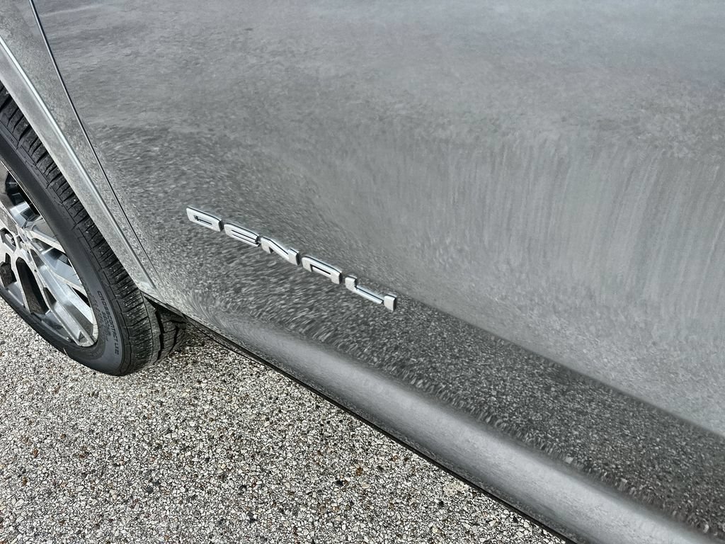 New 2026 GMC Acadia Denali Ultimate w/ LPO, Floor Liner Package AWD/4WD image 14