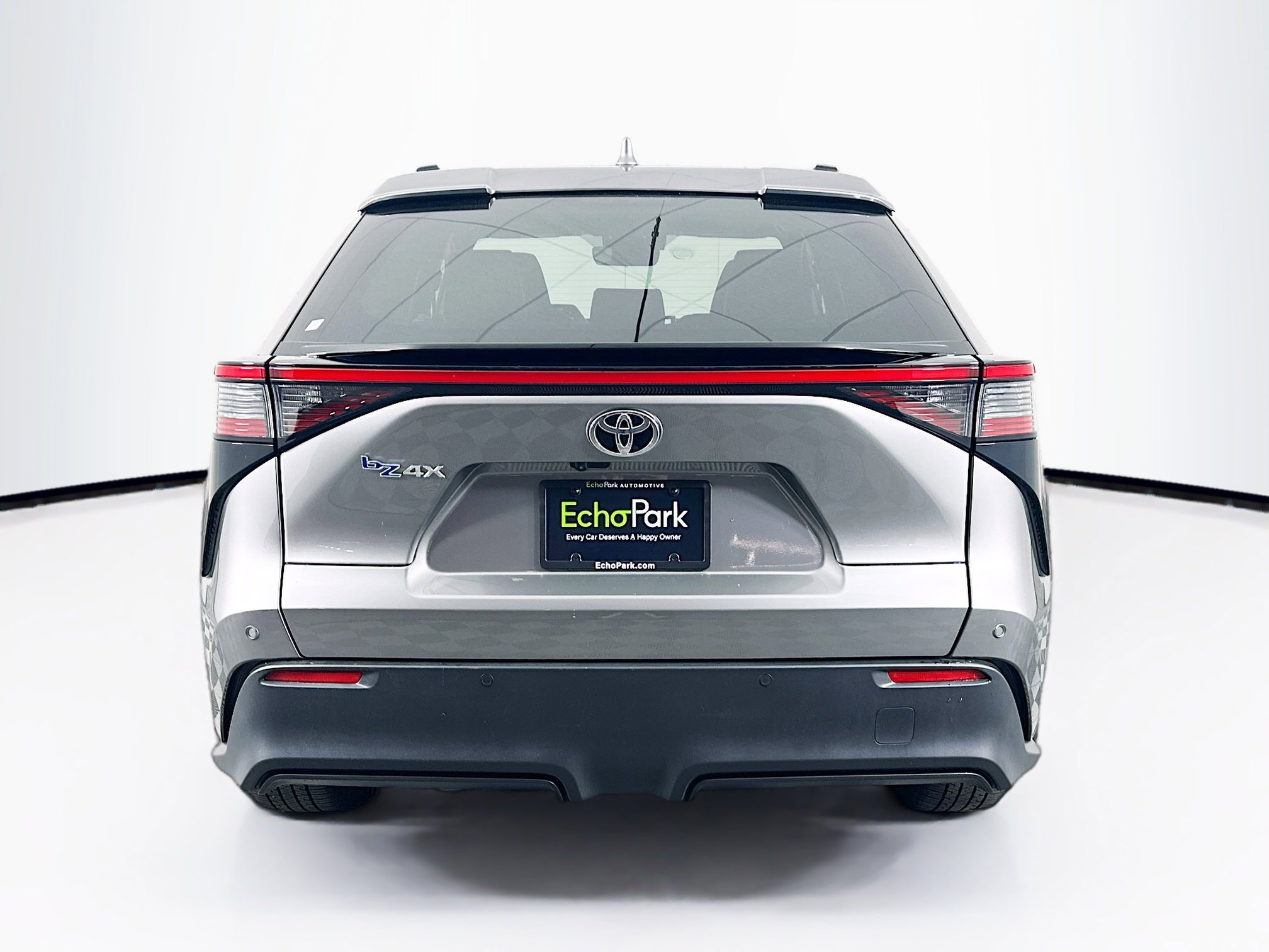 Used 2023 Toyota bZ4X XLE w/ Weather Package FWD image 7