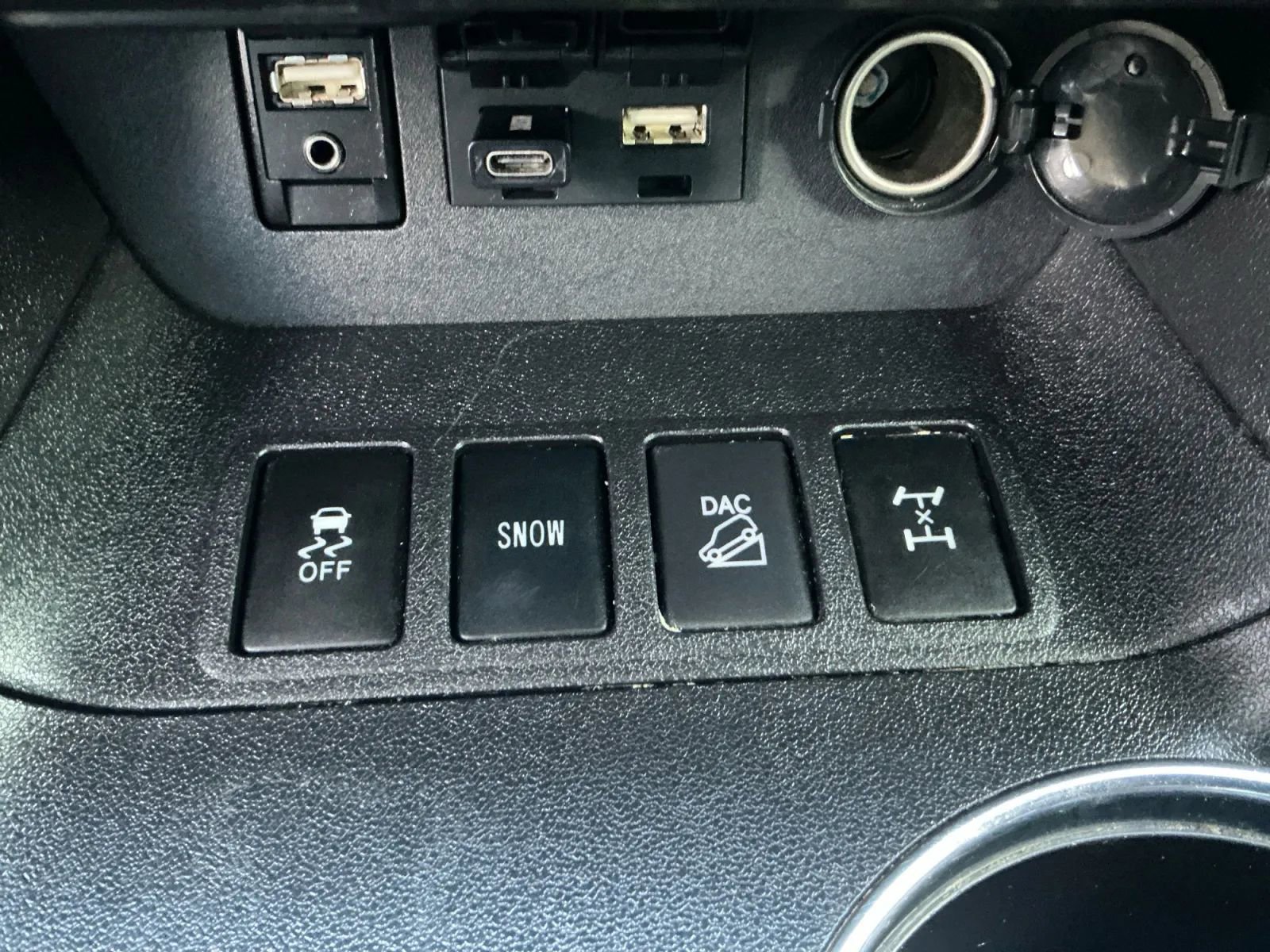 Used 2019 Toyota Highlander SE image 37