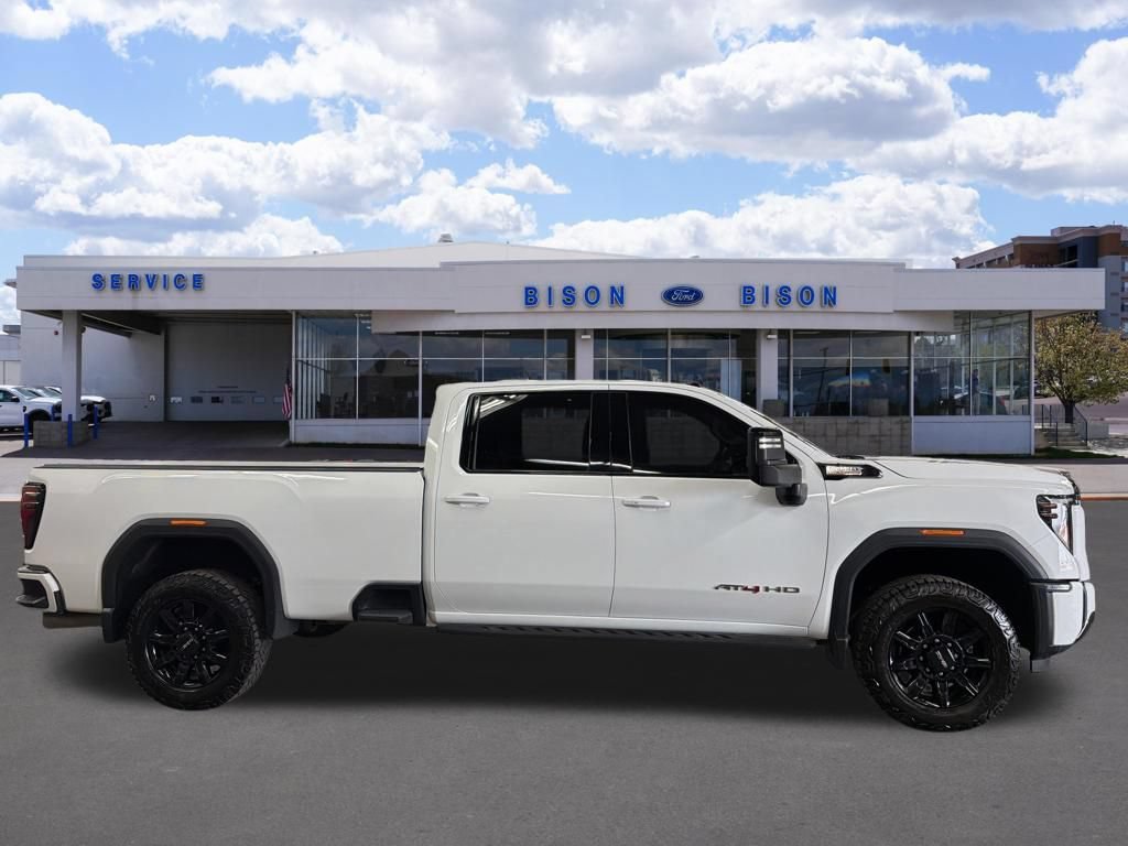 Used 2024 GMC Sierra 3500 AT4 w/ AT4 Premium Plus Package AWD/4WD image 2