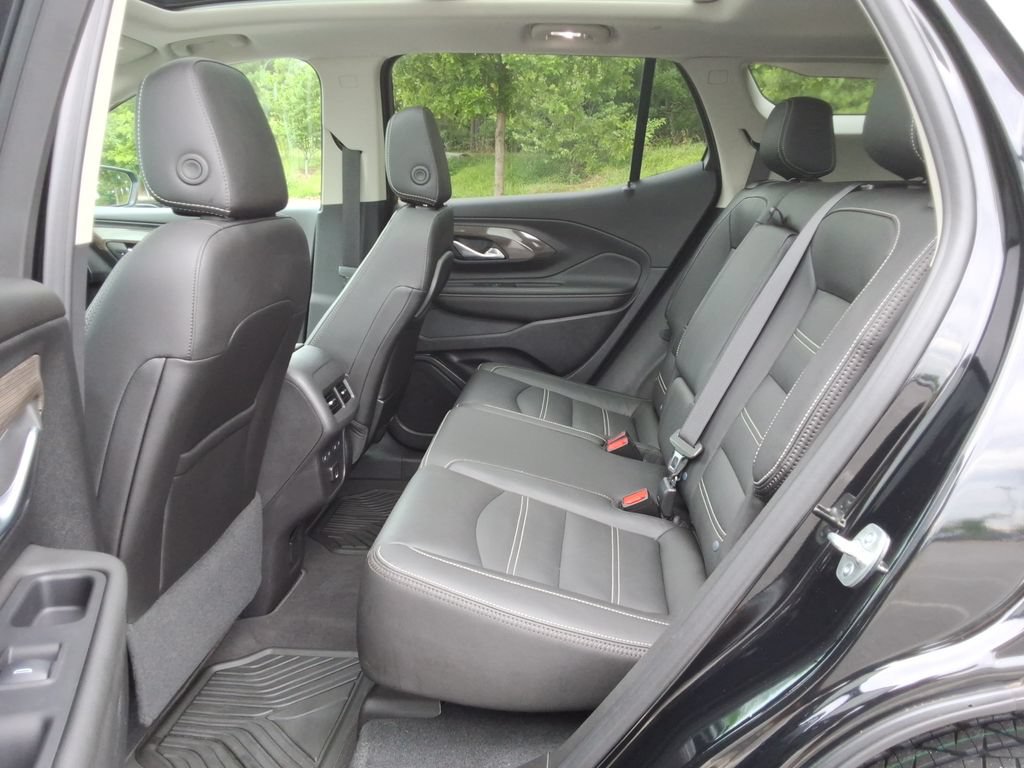 Certified 2024 GMC Terrain Denali w/ Denali Premium Package AWD/4WD image 18
